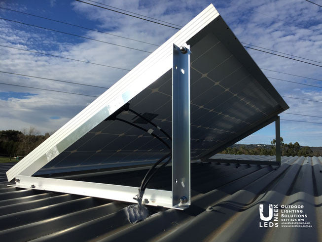 1 Horse Stable Solar LED Lighting Kit