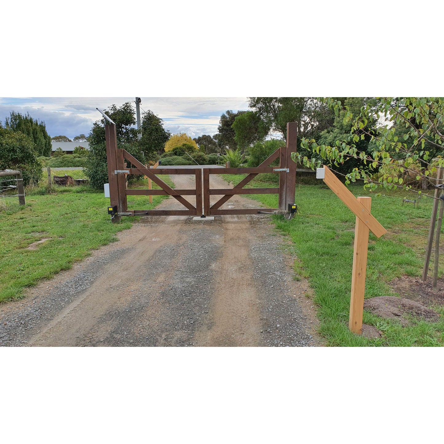 Double Swing Gate